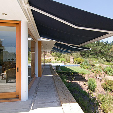 Hunter Douglas