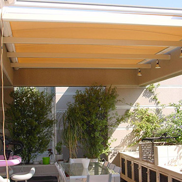 Hunter Douglas