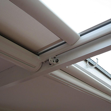 Hunter Douglas